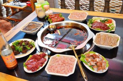 重慶火鍋 從經(jīng)典配菜到解辣飲品的全方位指南