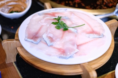 一年四店，從不打折卻日日爆滿 揭秘這家燜鍋火鍋店的生意經(jīng)